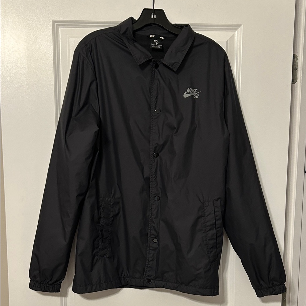 Nike SB Button-Up Windbreaker